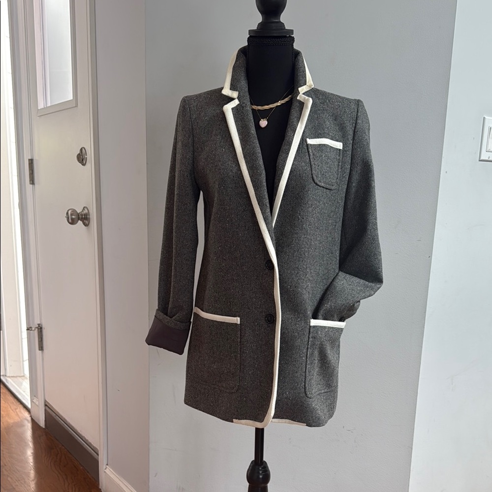 Banana Republic Gray and White Blazer Tailored Fit Structured Shoulders